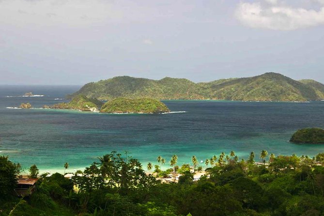 Around the Island - The snorkeling beach adds a different kind of stop