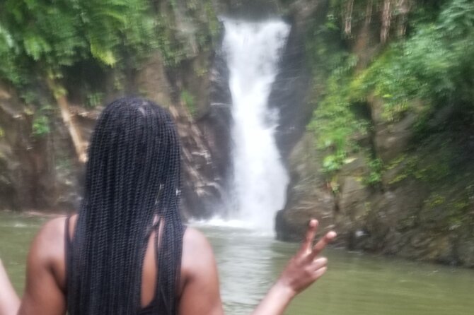 Paria Waterfall - Paria Bay and the Cathedral bring the coast into view